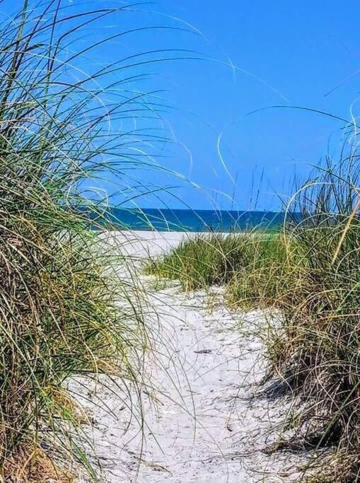 Luxury 2/2 Private Oasis W/Hot Tub Walk To Beach Cape Canaveral Luaran gambar