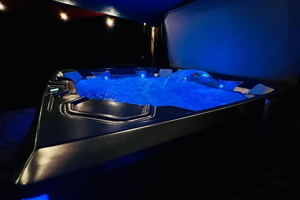 Luxury 2/2 Private Oasis W/Hot Tub Walk To Beach Cape Canaveral Luaran gambar